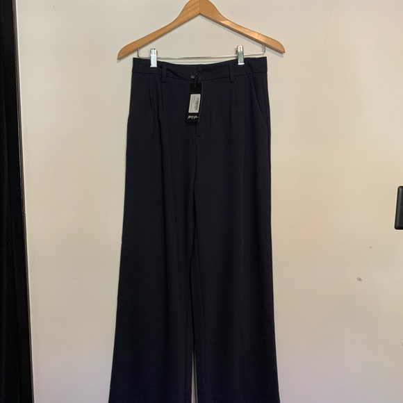 Nasty Gal oversized baggy navy blue trousers with pleats. Size M. New with tags. - Picture 3 of 5